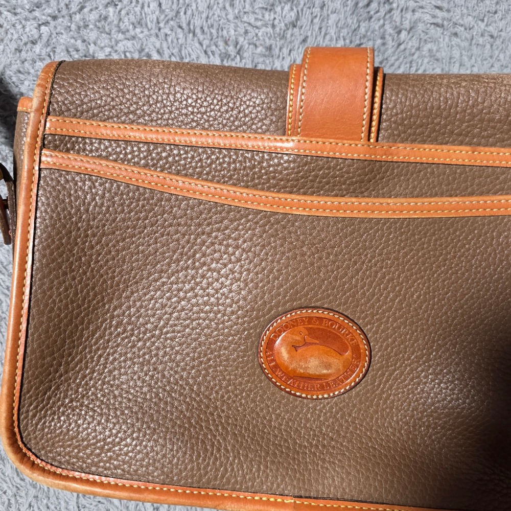 Dooney & Bourke Womens Medium Crossbody Bag Brown All Weather Leather Vintage - Picture 5 of 11